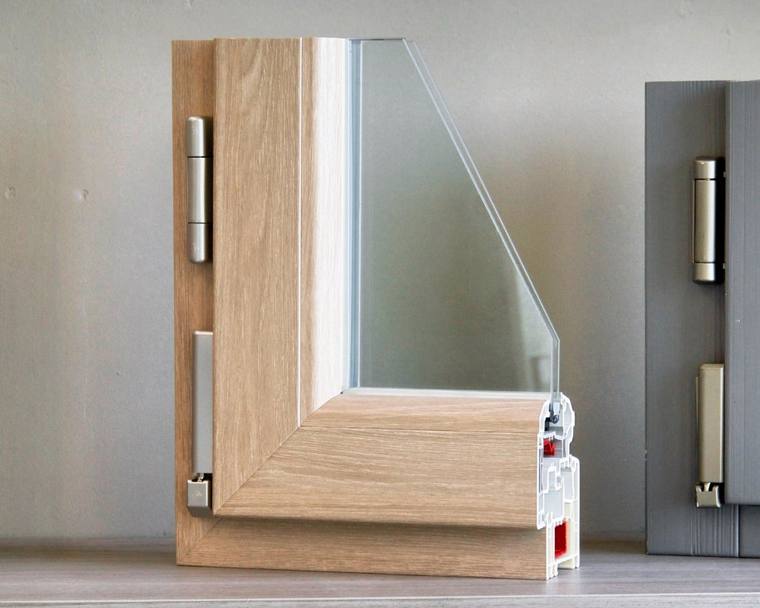 Serramento in PVC effetto rovere sbiancato con profilo bianco – SEPA Orzinuovi